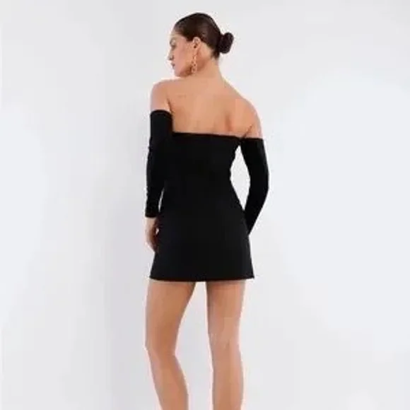 Women's BCBGMAXAZRIA Black Off-the-Shoulder Mini Dress Size 10 - Picture 3 of 9